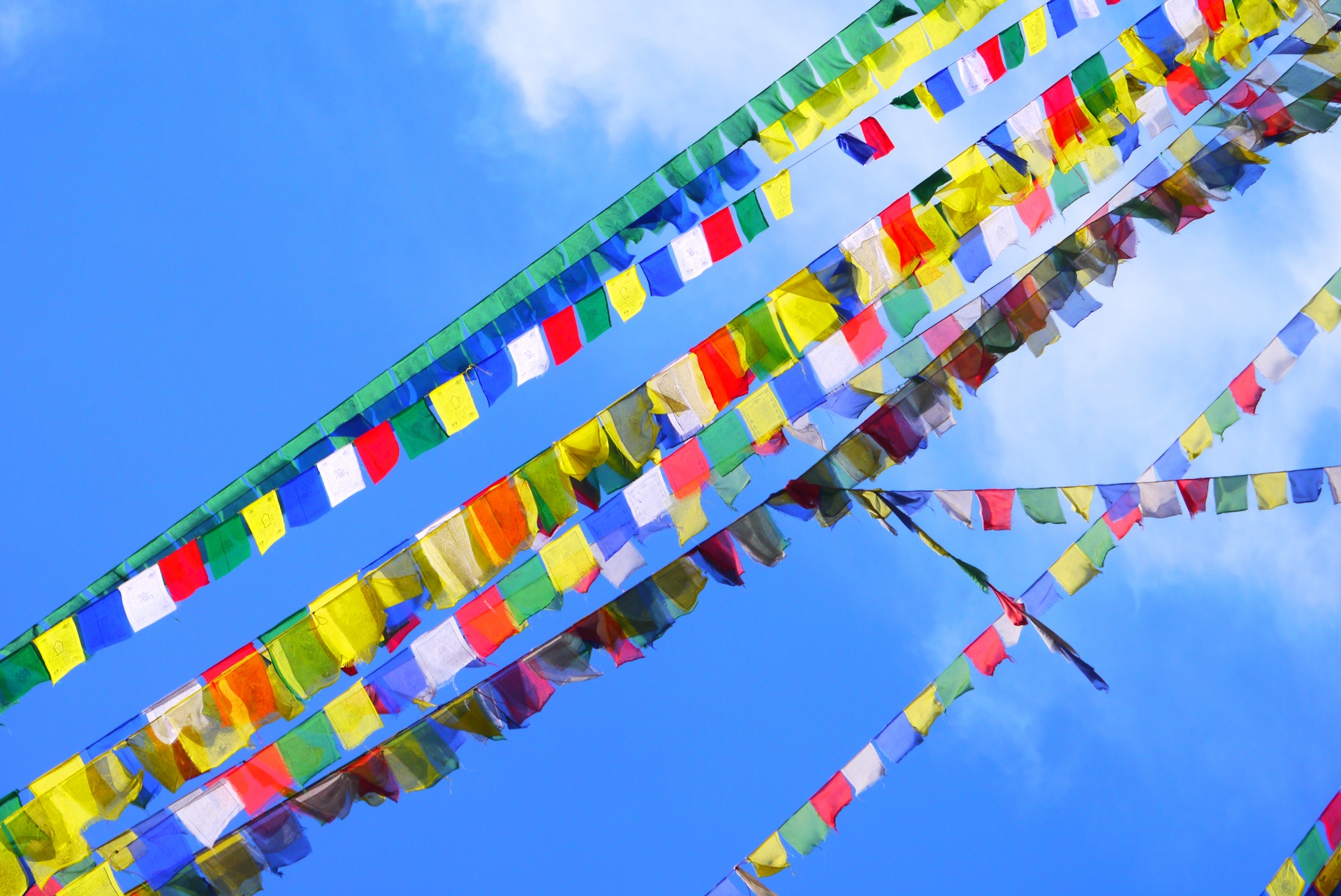 チベットのタルチョの旗はチベット信仰のひとつ。